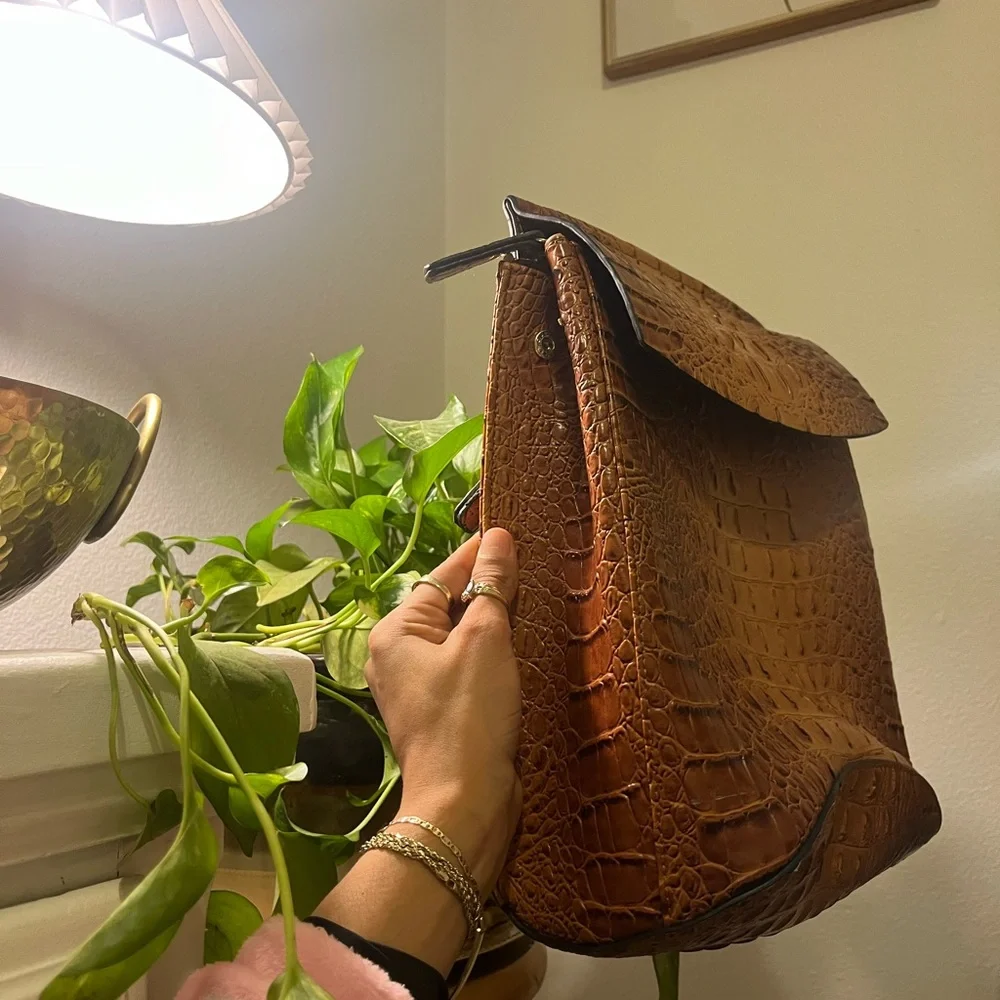 Backpack - Picture 2 of 8